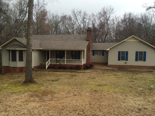 208 Lakecrest Drive