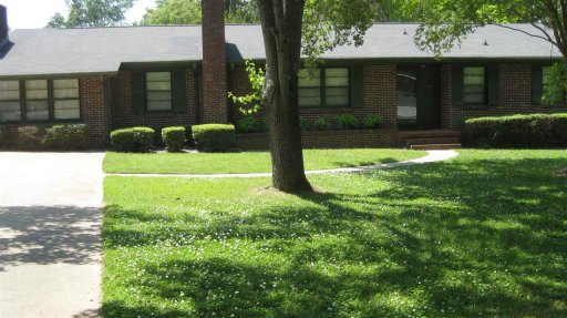 211 Tanglewylde Drive