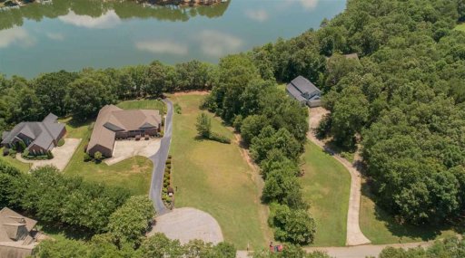 250 Johnsons Pointe Ct