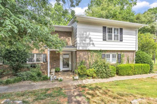 23 Summercreek Drive