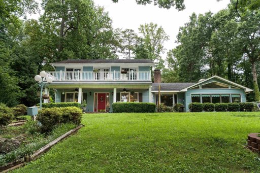 131 Lake Bowen Drive
