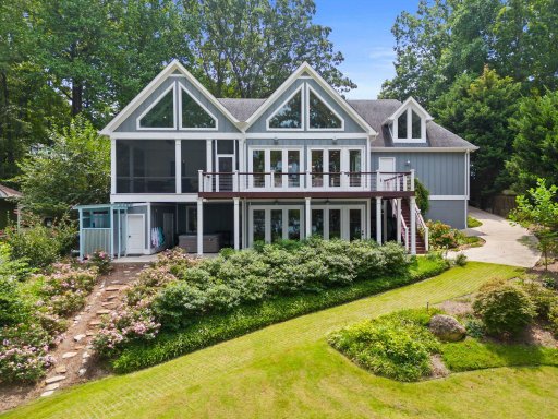 136 Lake Bowen Drive