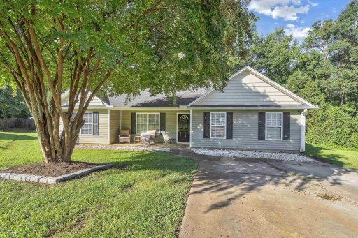 823 Gray Eagle Lane