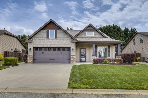 807 Lynshire Lane