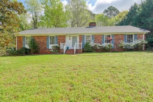 221 Lakewood Drive