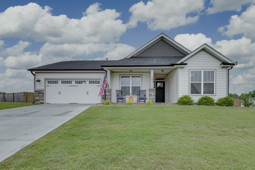 825 Grantwood Circle