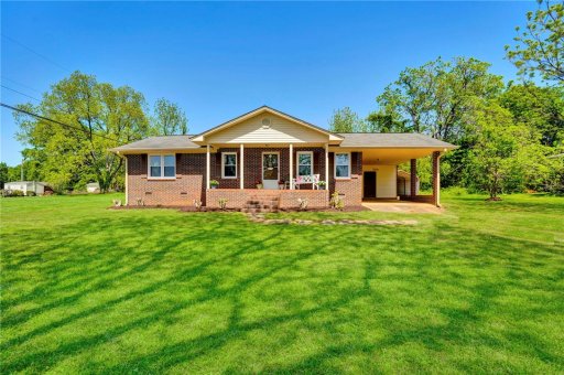 207 Rhoe Circle