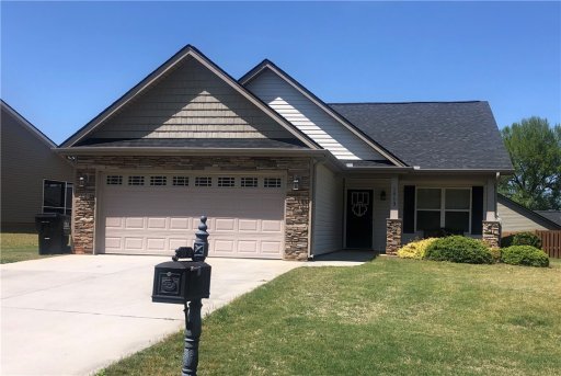 1013 Whirlaway Circle