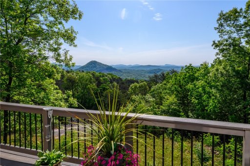 106 Springwood Drive