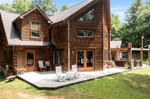 305 North Shores Drive