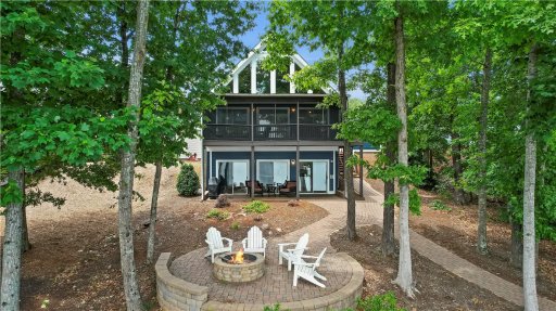 1142 Meares Drive