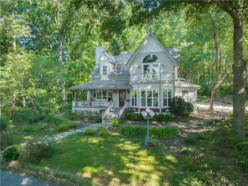 301 Lakeside Drive