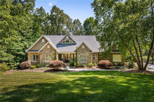 216 E Wynward Pointe Drive