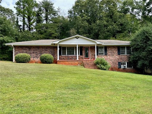 1612 E Tamassee Drive