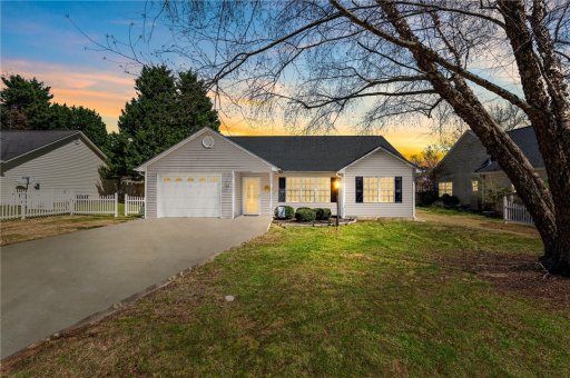 102 Ashwood Lane