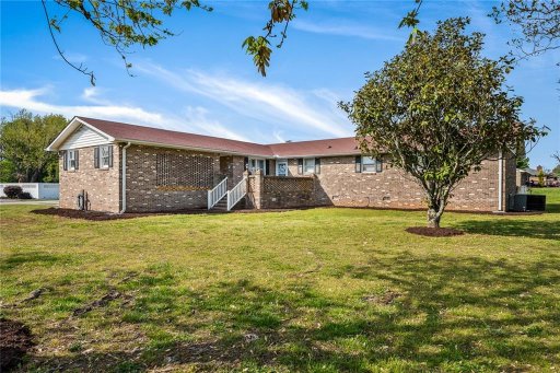 102 Greenmeadow Circle