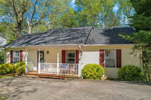 1215 Winding Way