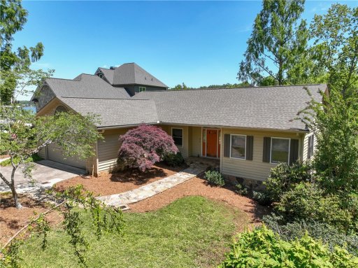 1614 Keowee Lakeshore Drive