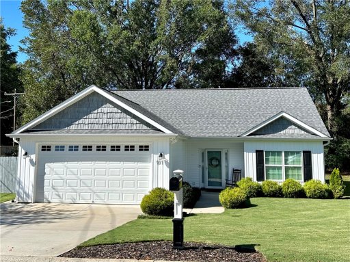 101 Ashwood Lane