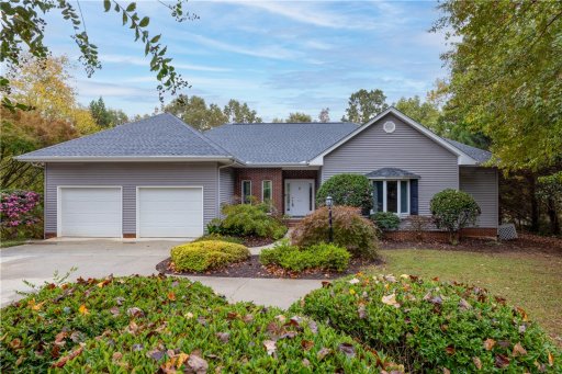 111 Cardinal Drive