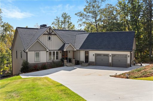 207 Sleepy Oak Court