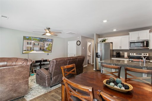 407 Oakmont Valley Trail