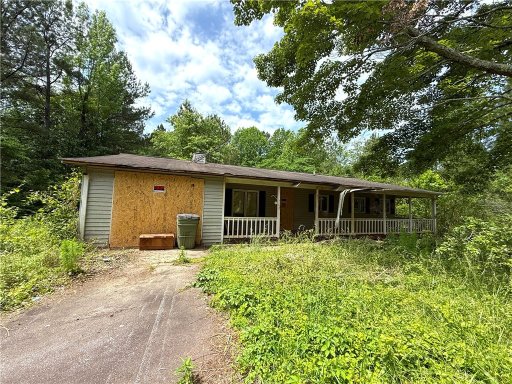 102 Hillcrest Court