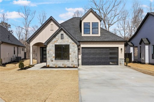 122 Rolling Wood Drive