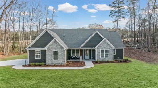 315 Lakefront Drive