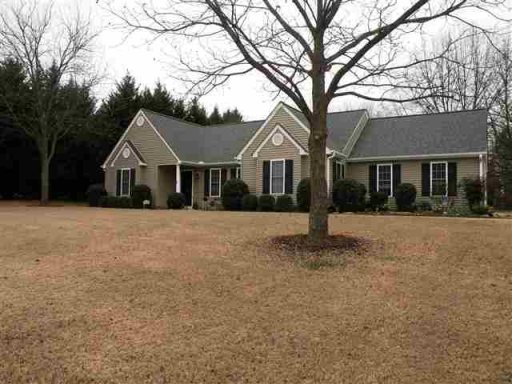 105 Crosscreek Drive