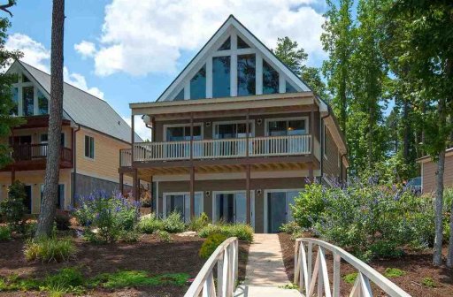 1166 Meares Drive