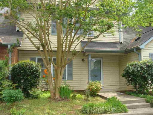 702 Autumn Oaks