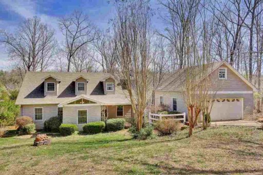 220 Lakewood Drive