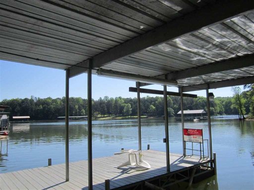 826 Lakeshore Road