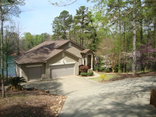 208 Shoreline Drive