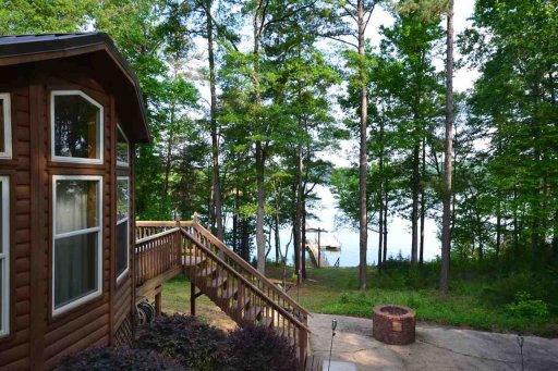 642 Tugaloo Heights Circle