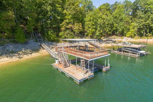 1002 Whitfield Pointe