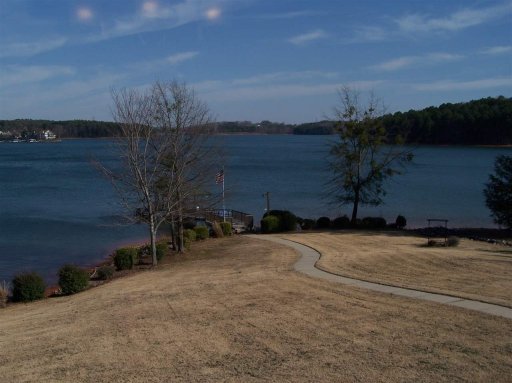 201 Pinecroft Court