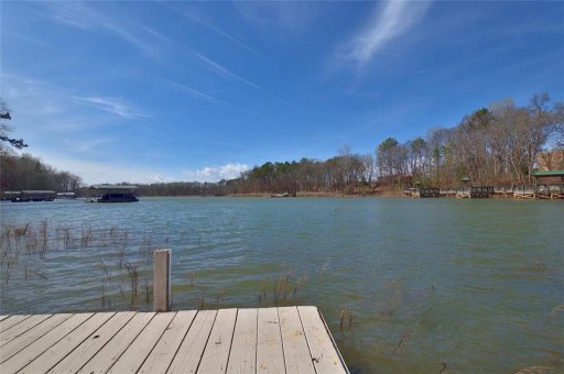 414 Shorecrest Drive