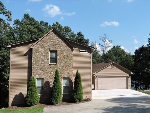 376 E Lakeshore Drive