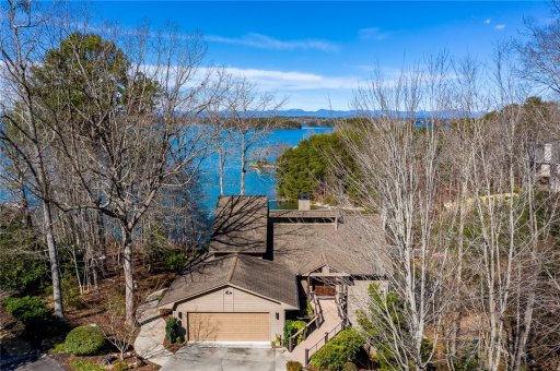2560 Scenic Circle
