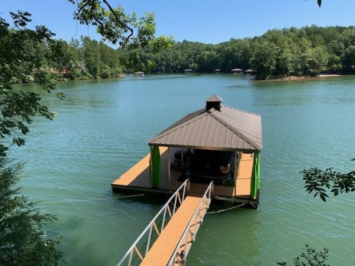 6 Little Keowee Boulevard