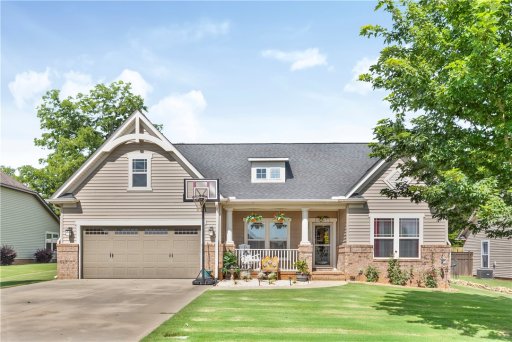 1013 Drakes Crossing