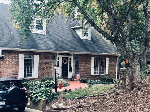 106 Bobolink Drive