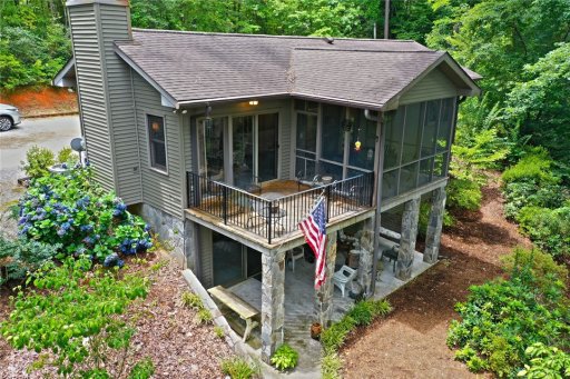 305 N Coves Drive