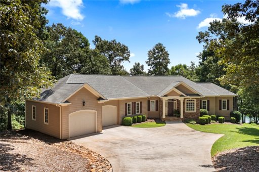 114 Crest Pointe Drive