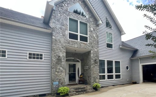 125 Lake Breeze Lane