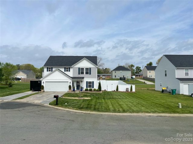 543 Scarlet Leaf Lane sold home in Oaks At St Martin, Oakboro, NC