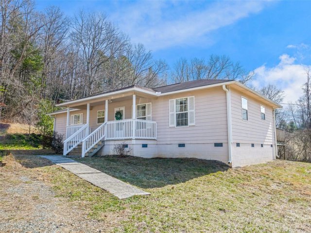 35 Garren Lane sold home in Garren Acres, Fairview, NC
