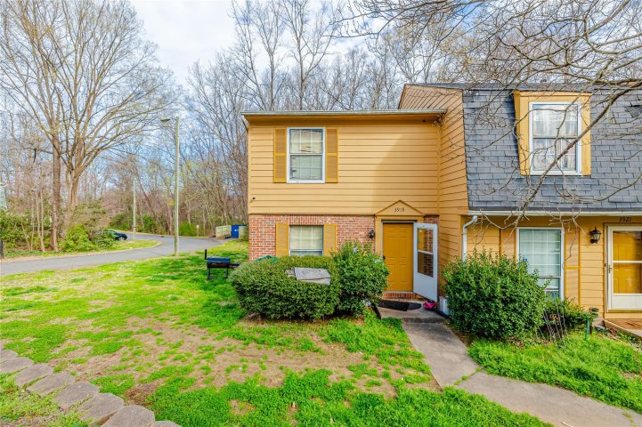 3919 Briarhill Drive sold home in Milton Commons, Charlotte, NC